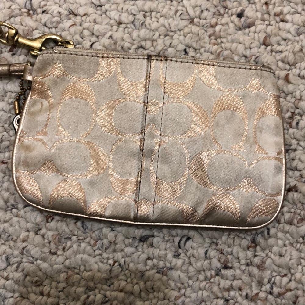 Coach Wristlet 🌟